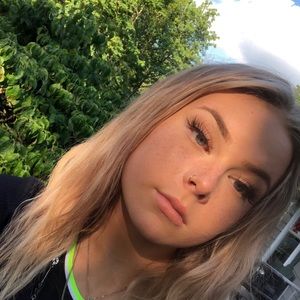 Meet your Posher, Alivia